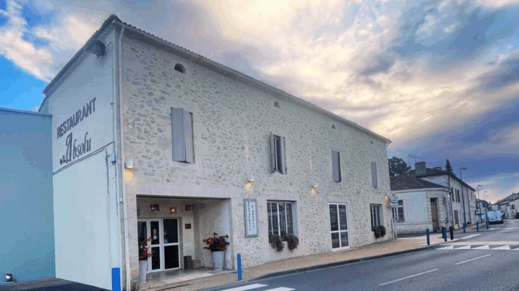 La façade du Restaurant L’Absolu à Auros, en Sud Gironde