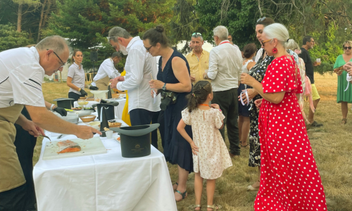 Service traiteur du restaurant L’Absolu lors d’un événement à Auros, plats raffinés préparés par le Chef Benoît Mary