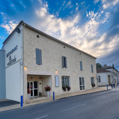 Vue du terroir et vignobles du Sud-Gironde autour du Restaurant L'Absolu à Auros, Gironde